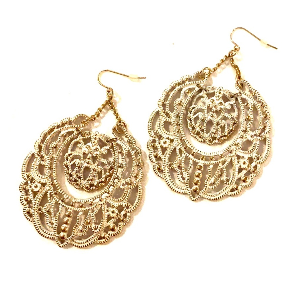 ⭐️Bundle earrings!! 3 for$10⭐️